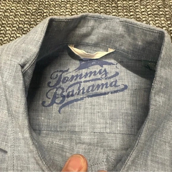 Tommy Bahama Men's Light Blue Linen Shirt - Picture 2 of 7